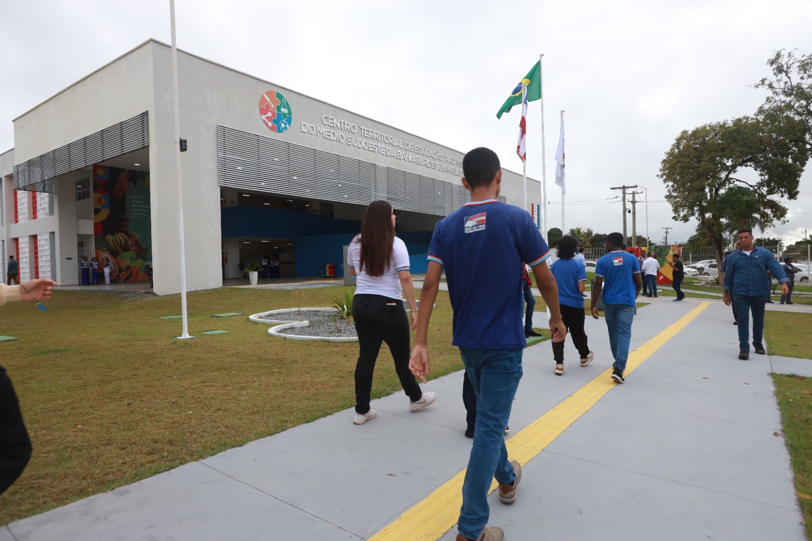 Governo do Estado fortalece educação no sudoeste baiano com inauguração de mais uma unidade de ensino