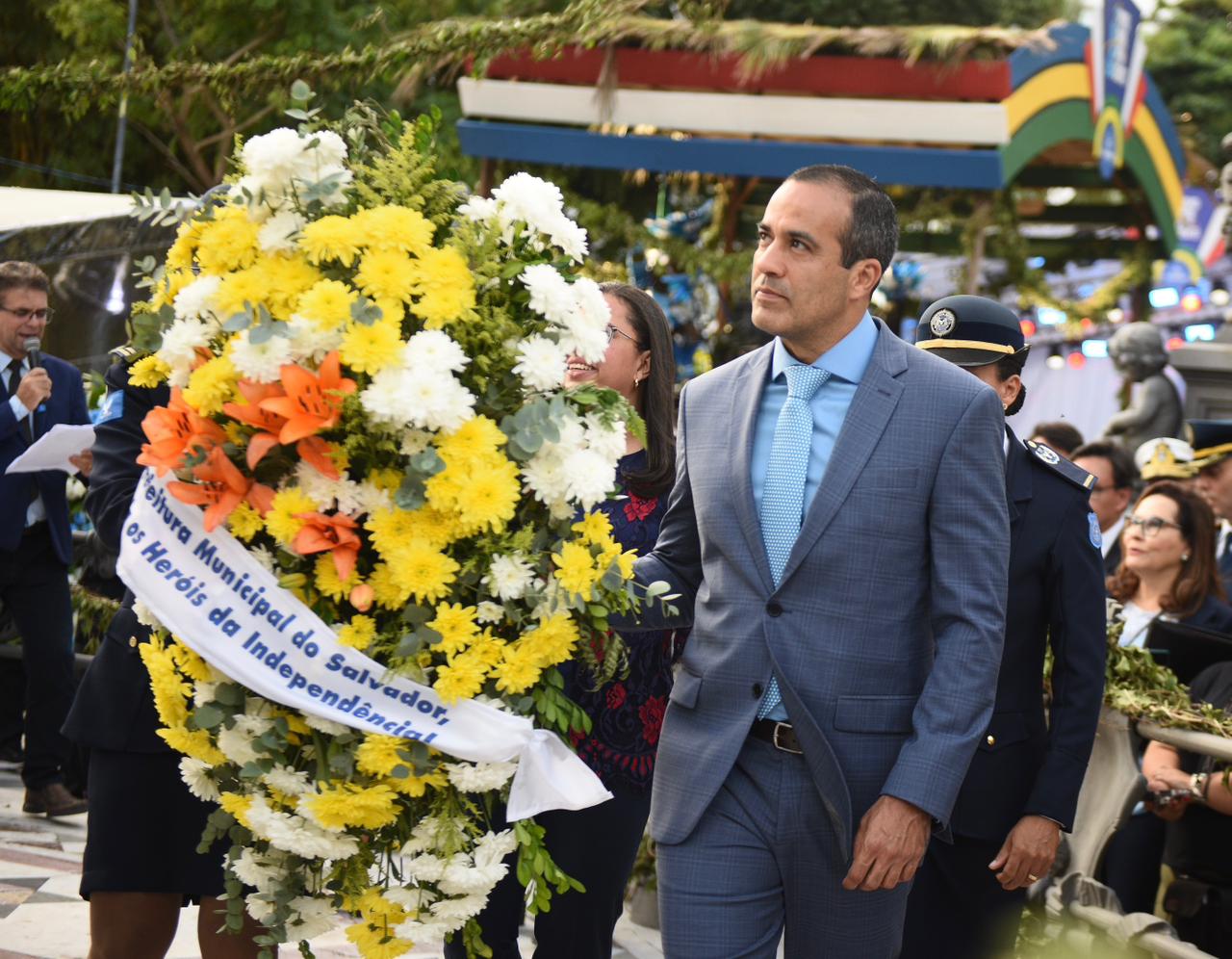 Bruno Reis participa da cerimônia do 2 de Julho no Campo Grande e celebra sucesso popular dos festejos deste ano