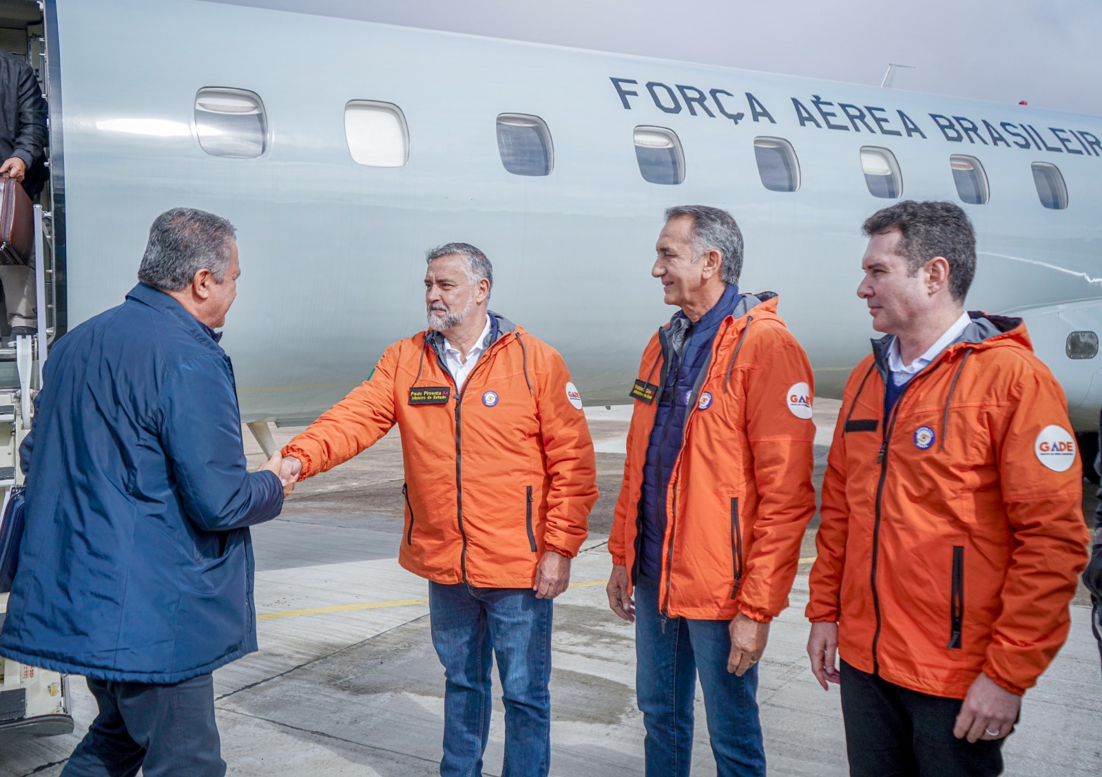 Bombeiros baianos que atuaram no Rio Grande do Sul recebem reconhecimento do ministro Rui Costa