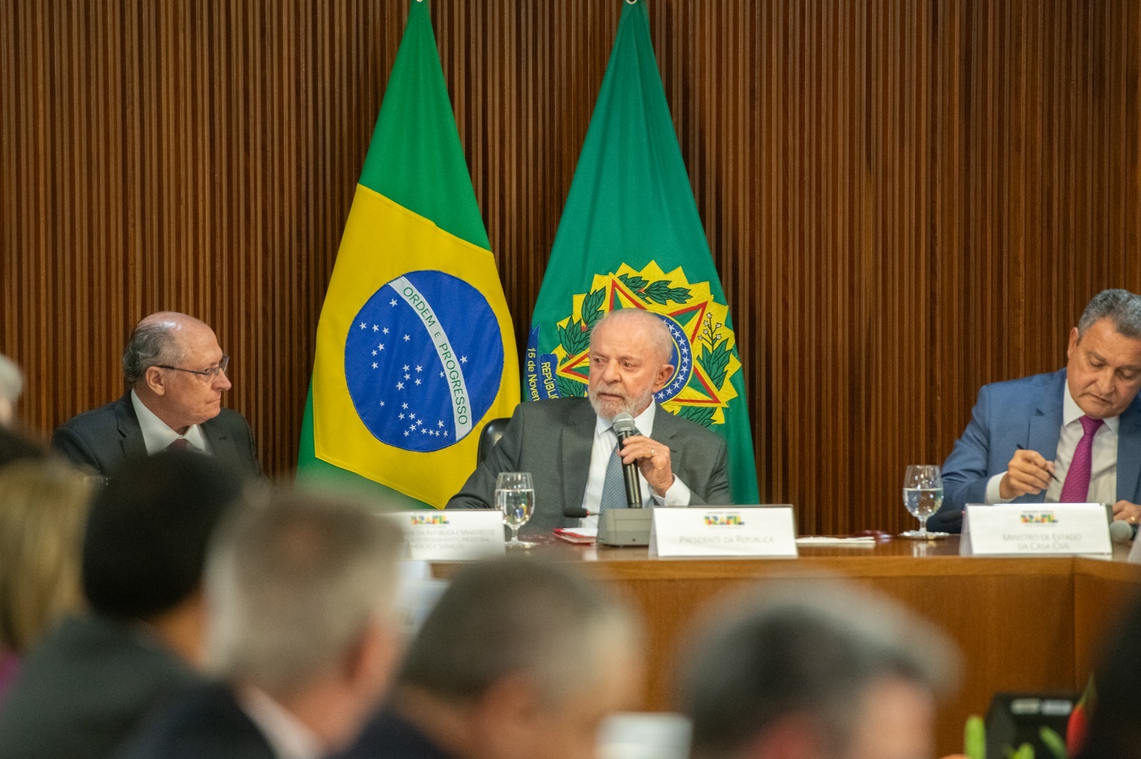 Jerônimo defende "agenda ampla de Segurança Pública" e soma de esforços com o Governo Federal em reunião com Lula