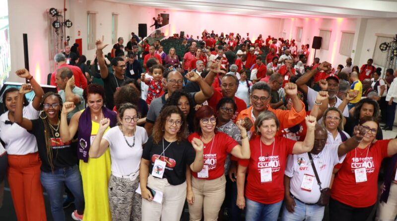 CUT Bahia comemora, no SINDAE, 40 anos com posse da nova diretoria