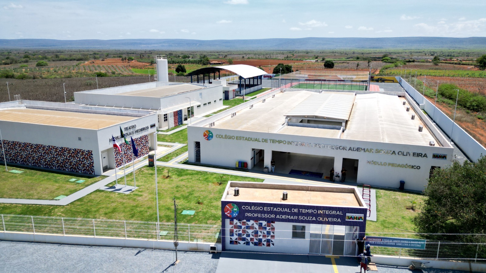 Dois novos colégios de tempo integral são inaugurados em Souto Soares, beneficiando 700 alunos