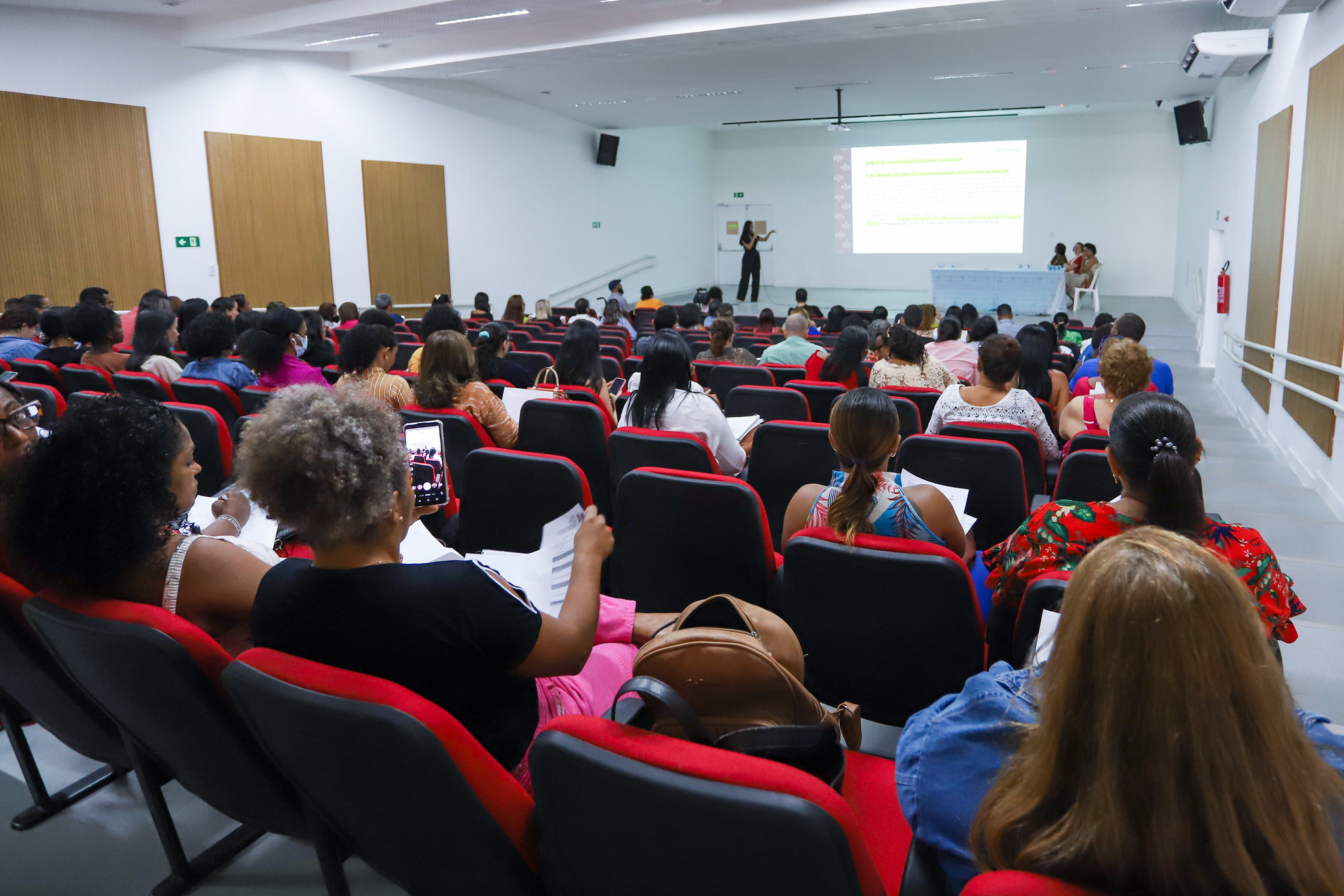 Educadores da Rede Municipal de Lauro de Freitas participam de formação sobre Fluxo Educacional Inclusivo