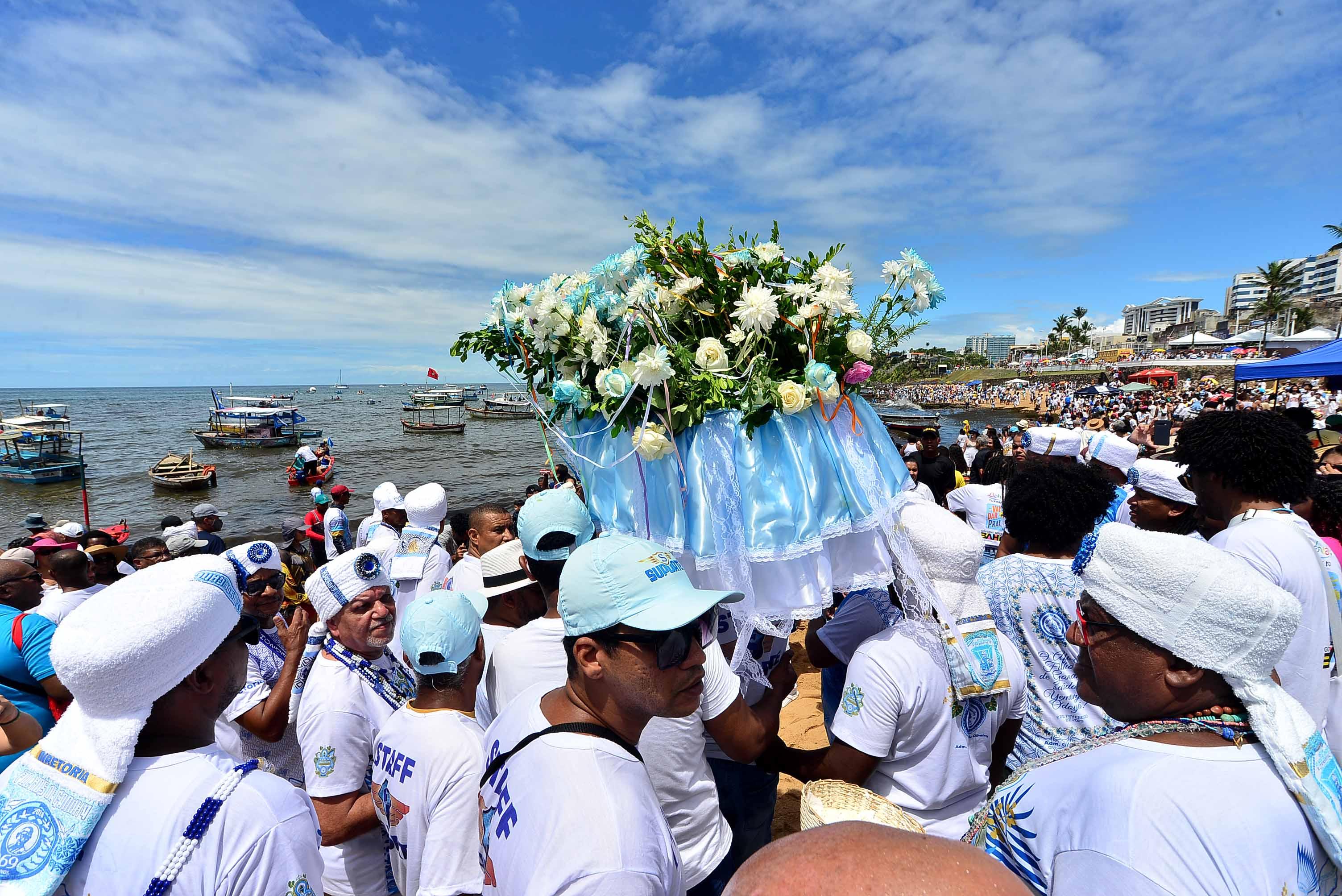 Festa de Iemanjá é a maior manifestação dedicada a um orixá na Bahia e teve origem no protagonismo de pescadores