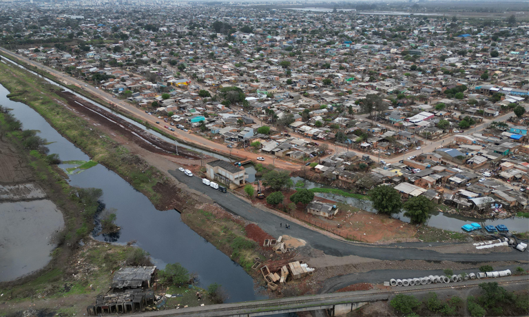 Governo Federal autoriza novo crédito extraordinário com mais R$ 1 bilhão para moradias no Rio Grande do Sul Medida Provisória abre crédito total de R$ 1,6 bilhão em recursos para ministérios das Cidades, MIDR, Portos e Aeroportos e Justiça Eleitoral