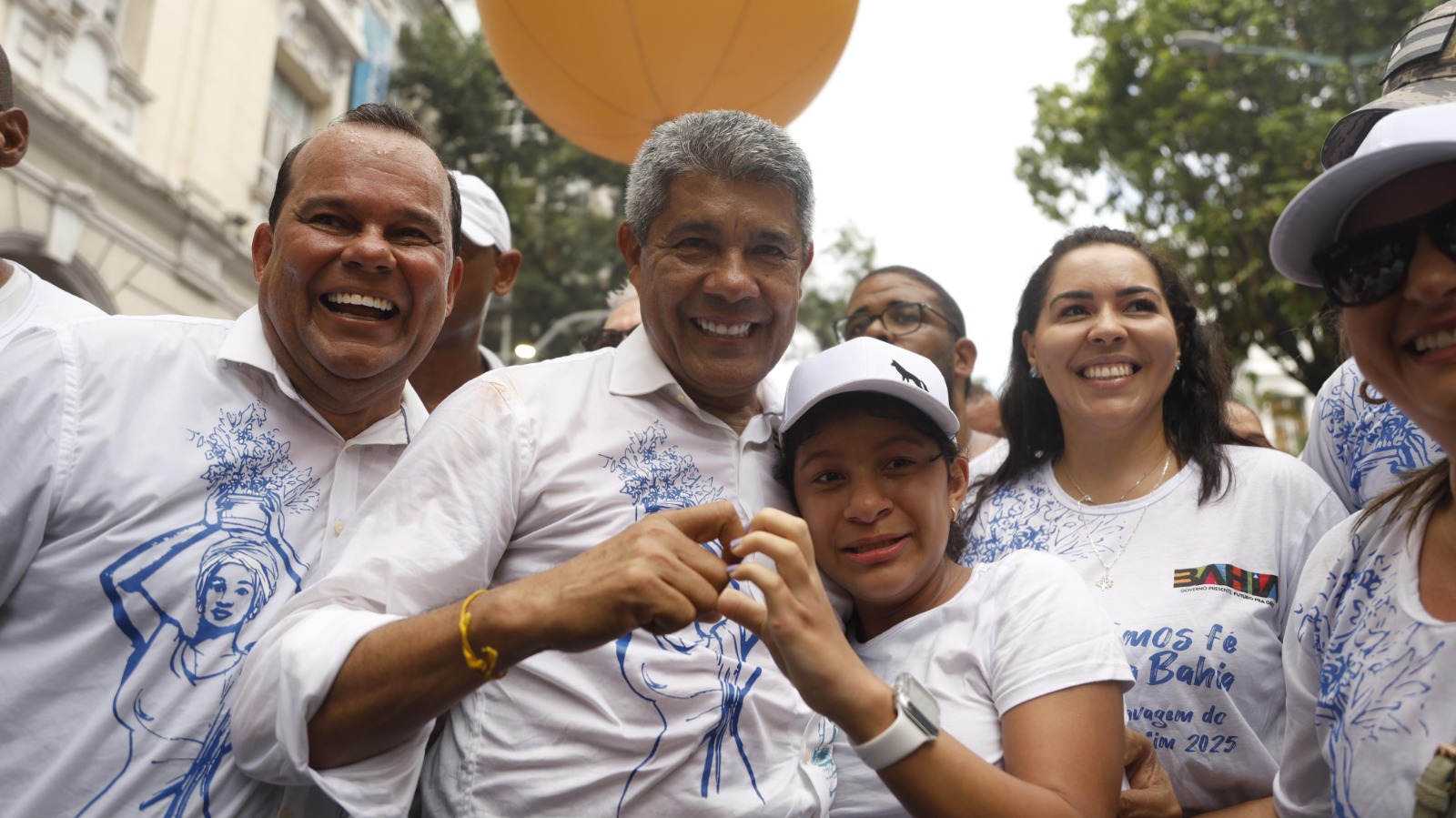 Geraldo Júnior exalta fé e esperança do povo baiano durante cortejo do Bonfim