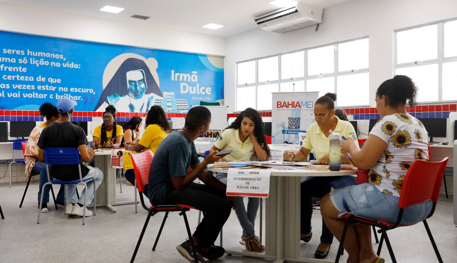 Programa Bahia pela Paz leva serviços e oficinas ao bairro de Paripe