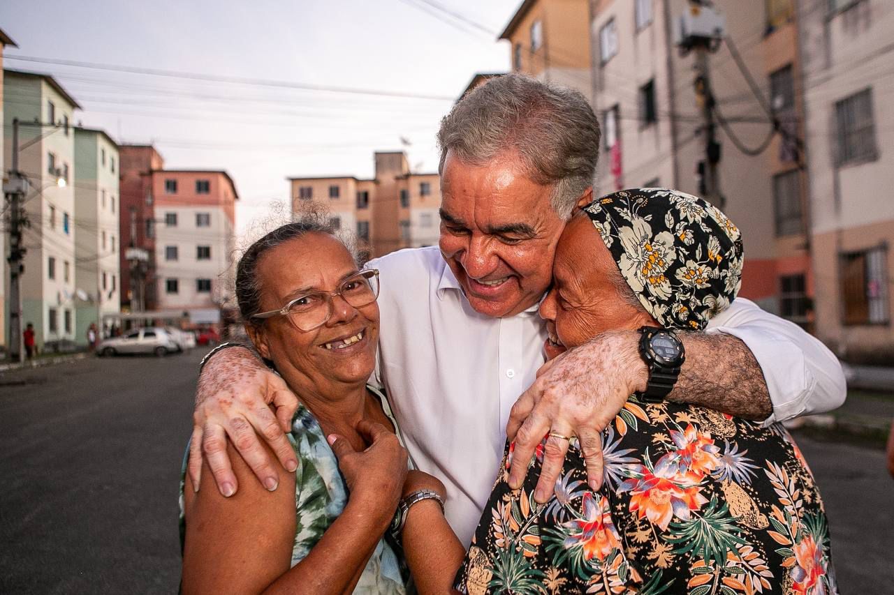 Em Feira, Zé Neto afirma que vai colocar os postos de saúde pra funcionar; "com consultas, exames e remédios na sede e nos distritos"