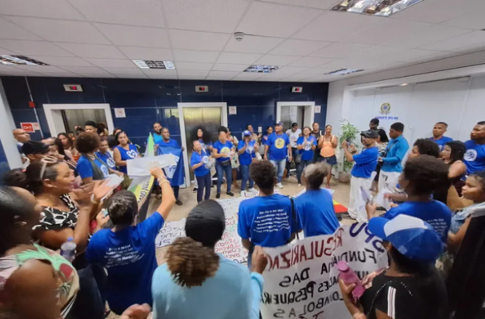 Pescadores protestam em Salvador por regularização fundiária