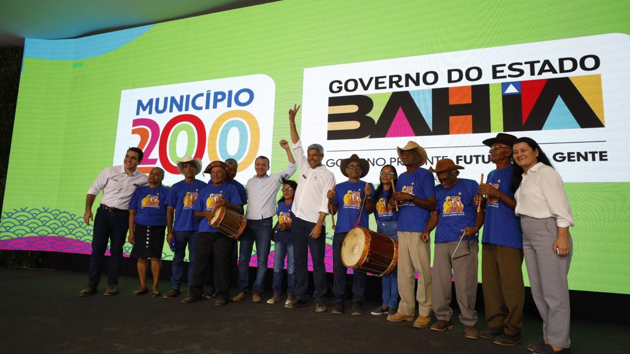 Na ducentésima cidade visitada, Jerônimo lança ações de preservação do cerrado baiano e de proteção do meio ambiente em todo o estado