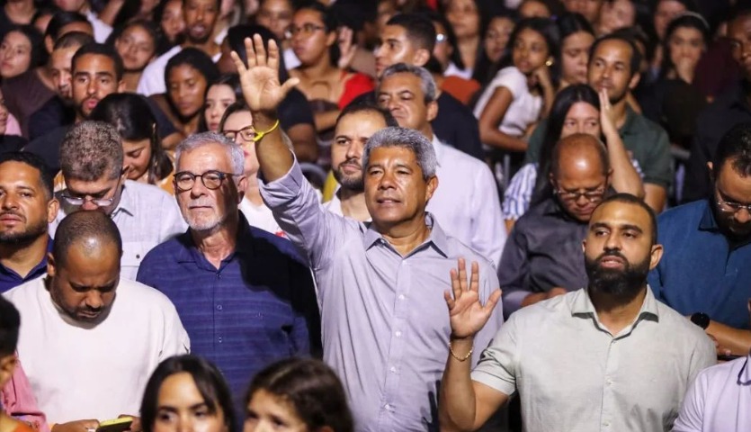 No aniversário de Vitória da Conquista, Jerônimo Rodrigues prestigia encerramento da Semana da Cultura Evangélica