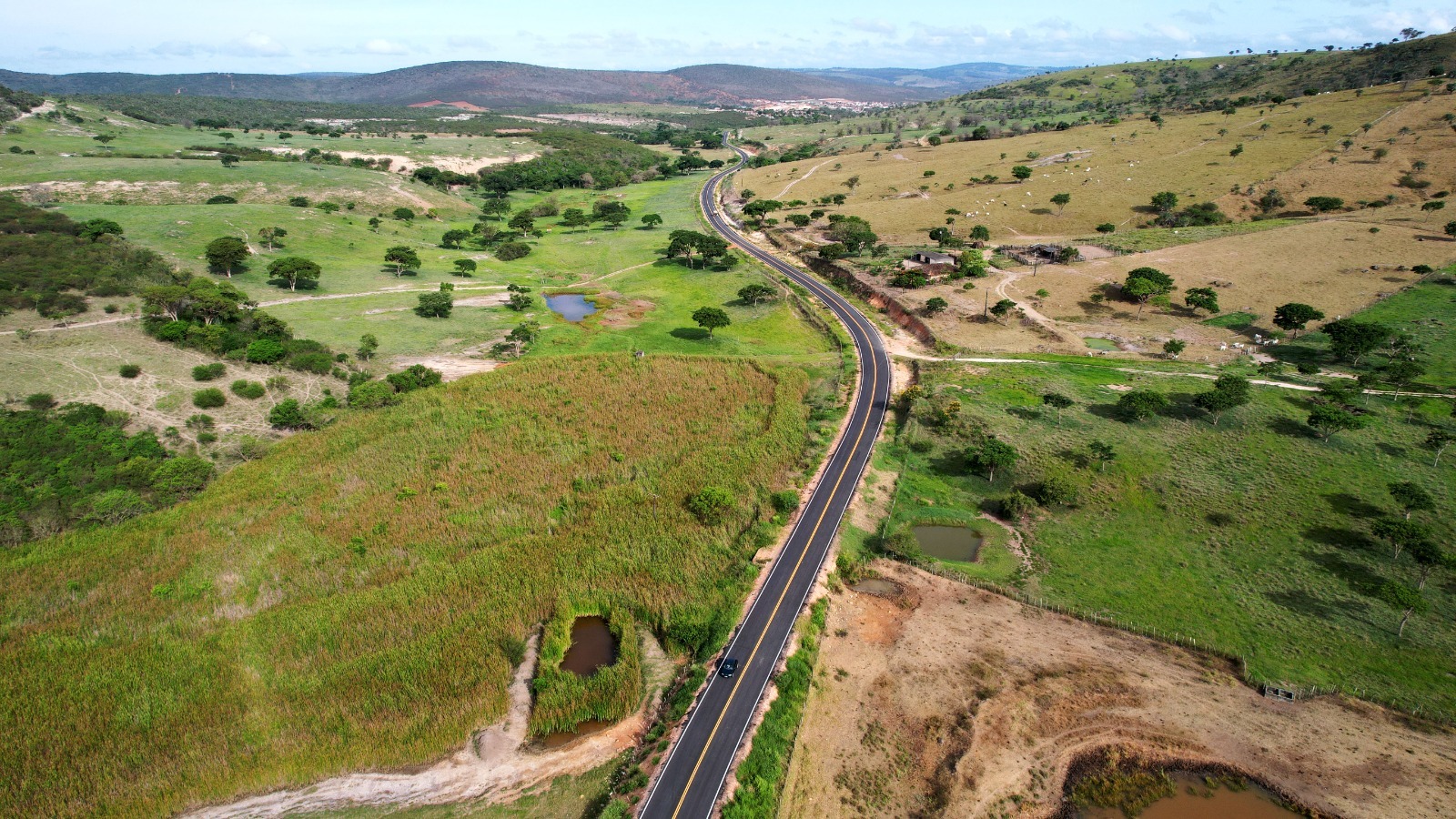 Governador entrega pavimentação, infraestrutura urbana e obras de desenvolvimento em Itaquara