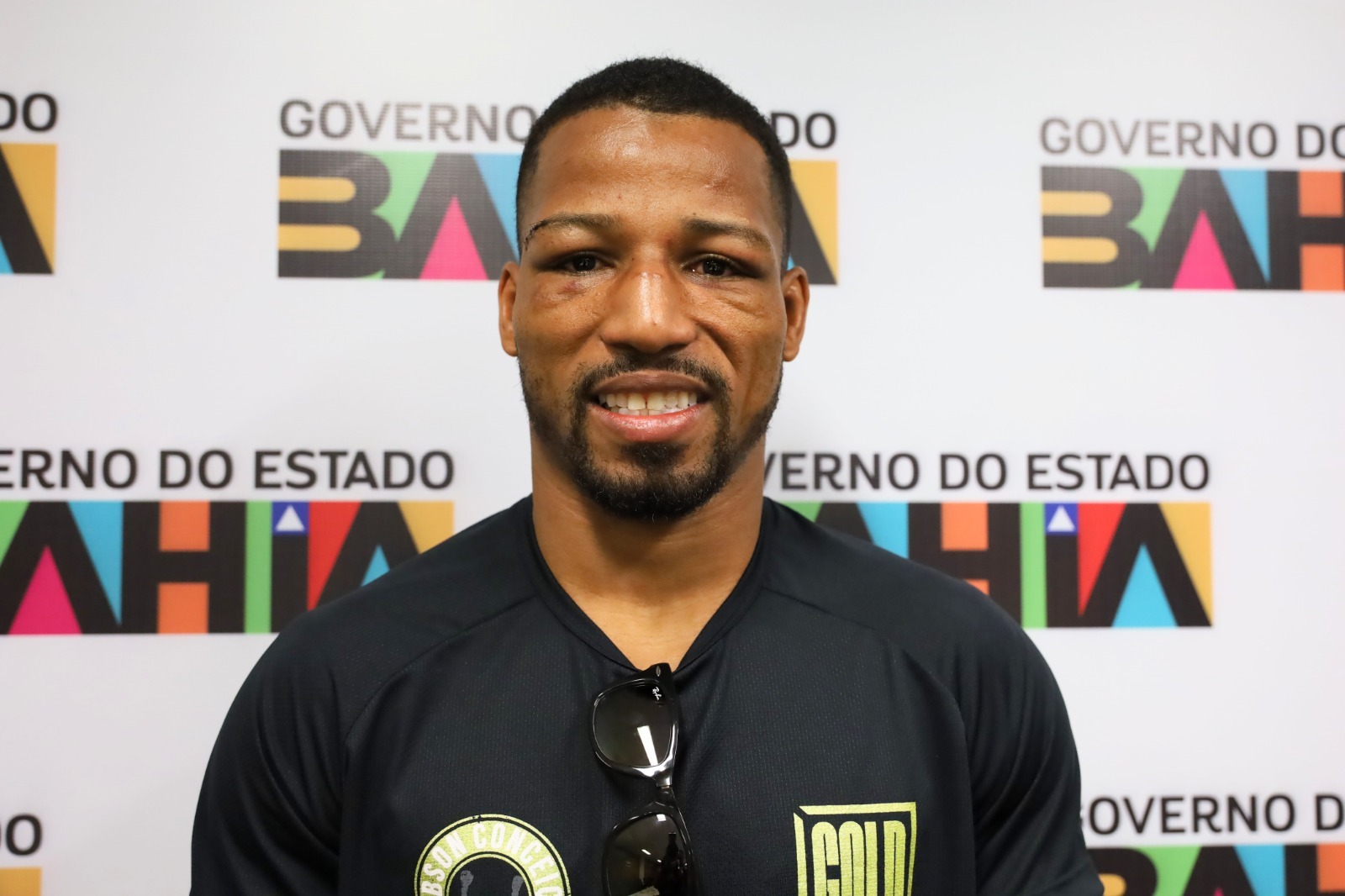 “Hoje, o brilho é dele, é dele esse cinturão”, celebrou o governador em recepção ao campeão mundial de boxe Robson Conceição