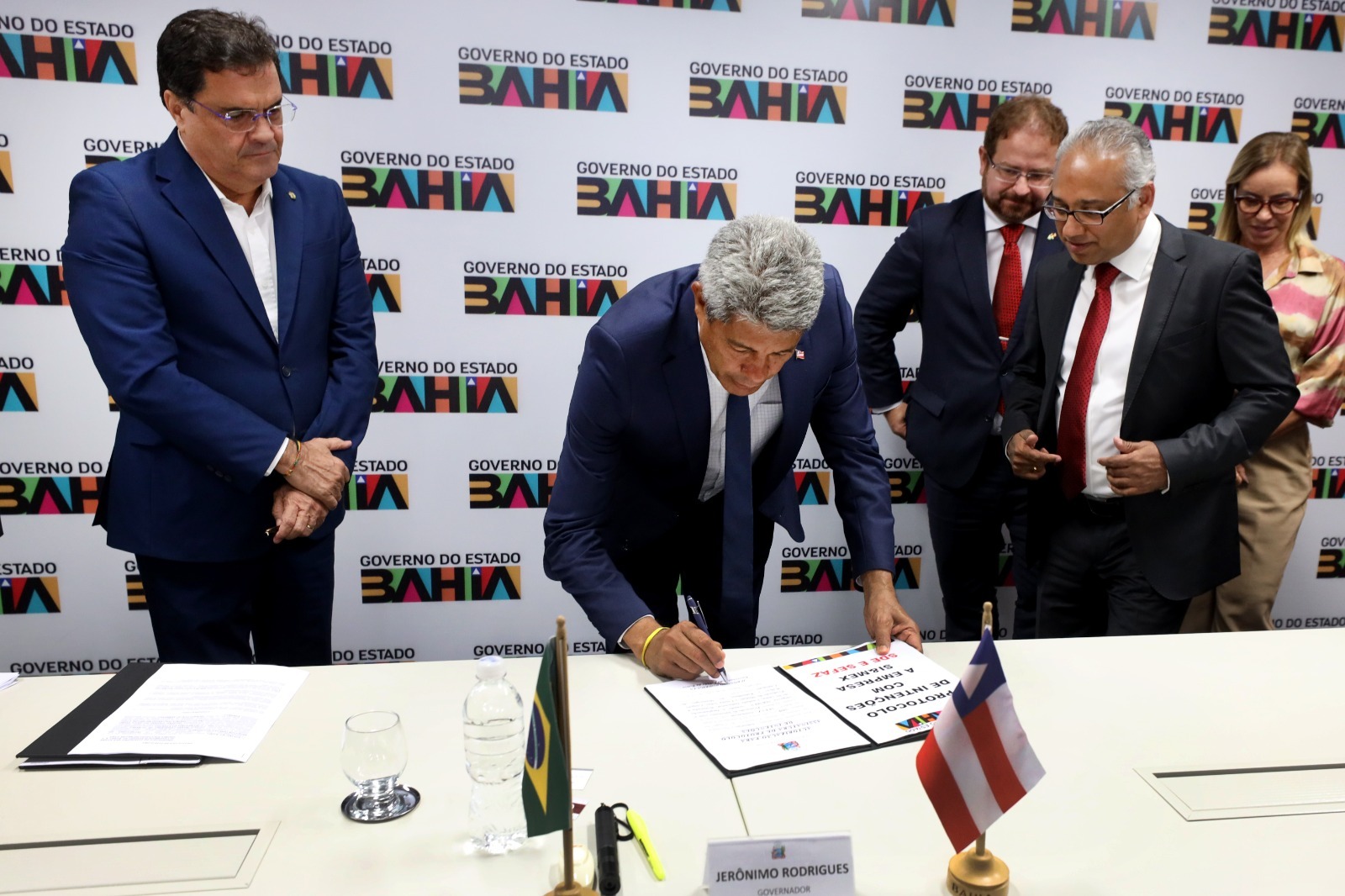 Governo do Estado firma protocolo para instalação de fábrica de placas solares em Camaçari