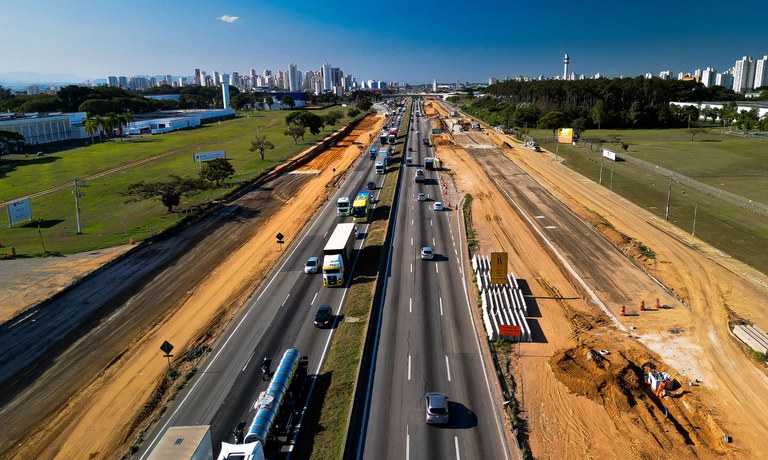 Novo PAC contempla rodovias Presidente Dutra e Rio-Santos e amplia exportações de aeronaves pela Embraer