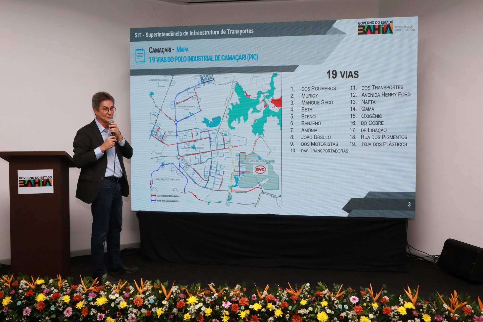 Em Camaçari, Jerônimo autoriza restauração de 19 vias no Polo Industrial e o início dos cursos de qualificação para a seleção da BYD